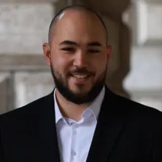 Omer Alic, Hausverwalter und Gründer von tefter